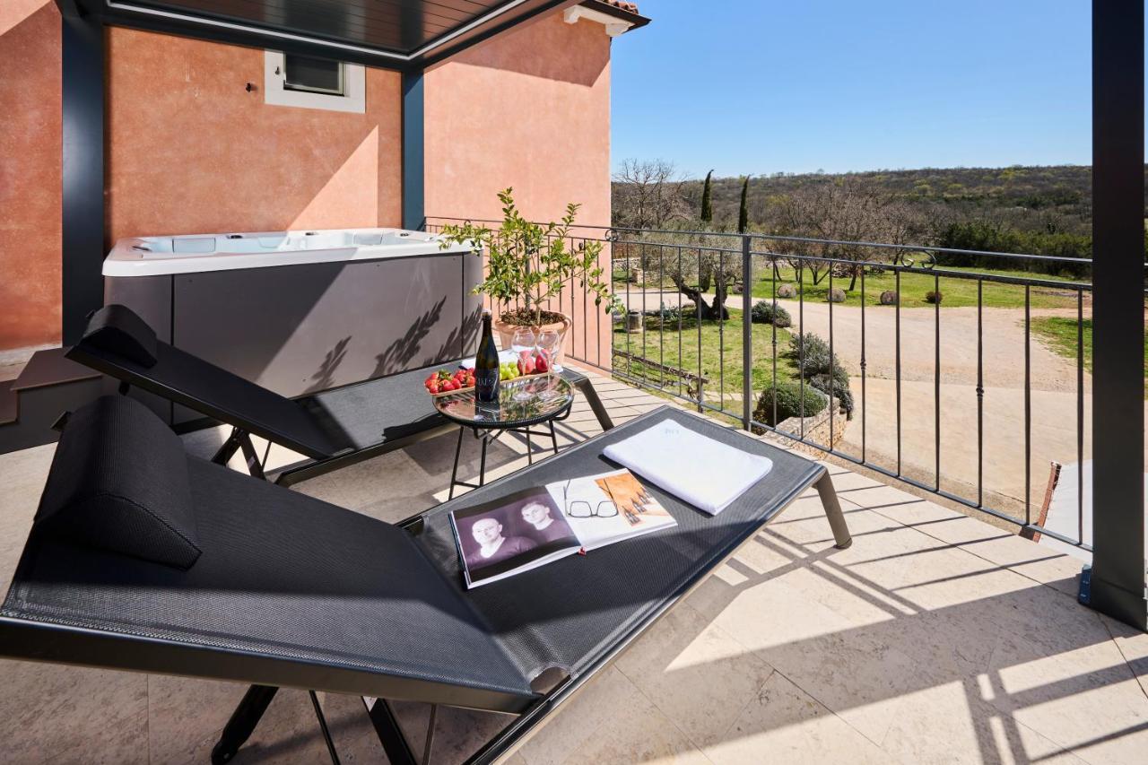 Winery Cuj Bed & Breakfast Vilanija Buitenkant foto
